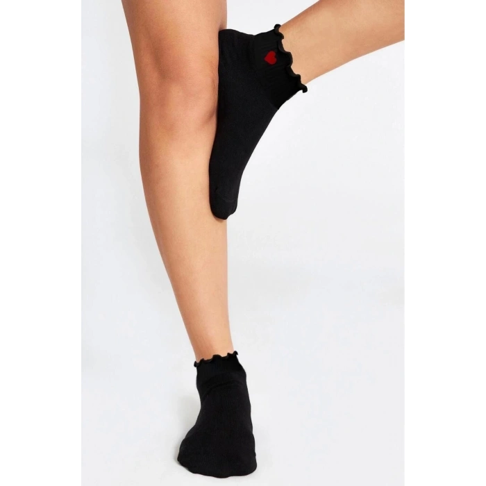 Bambu Kadın Kalp Desenli Fırfırlı Patik Lastiksiz Dikişsiz 3Lü Siyah Çorap