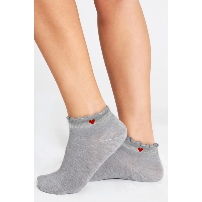 Bambu Kadın Kalp Desenli Fırfırlı Patik Lastiksiz Dikişsiz Gri Çorap 3Lü Paket