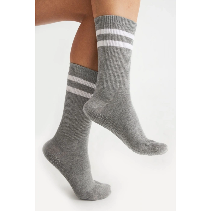 Bambu Kadın Gri Kaydırmaz Taban Silikon Baskı Yoga Fitness Pilates Bale Dans Tenis Çorabı