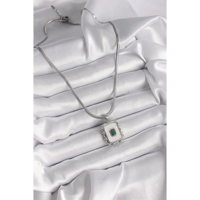 316L Çelik Gümüş Renk İtalyan Zincir Beyaz Sedefli Kare Portre Model Zümrüt Taş Detay Kadın Kolye