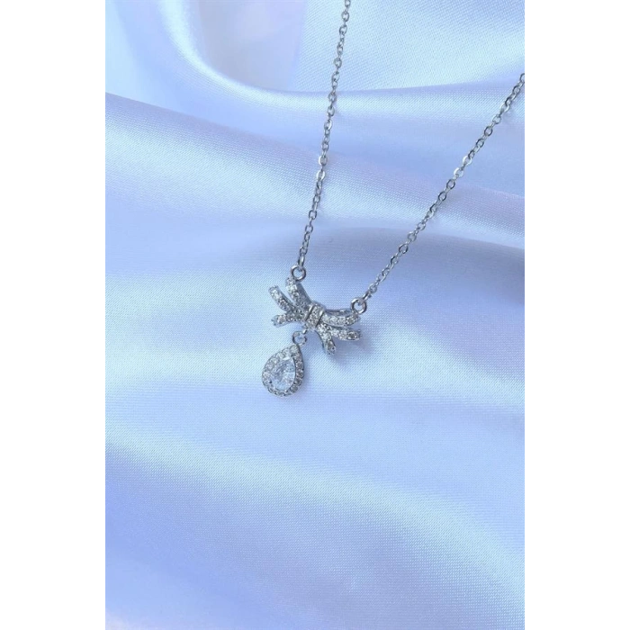 316L Çelik Zincirli Gümüş Renk Zirkon Taşlı Damla Detay Fiyonk Model Kolye