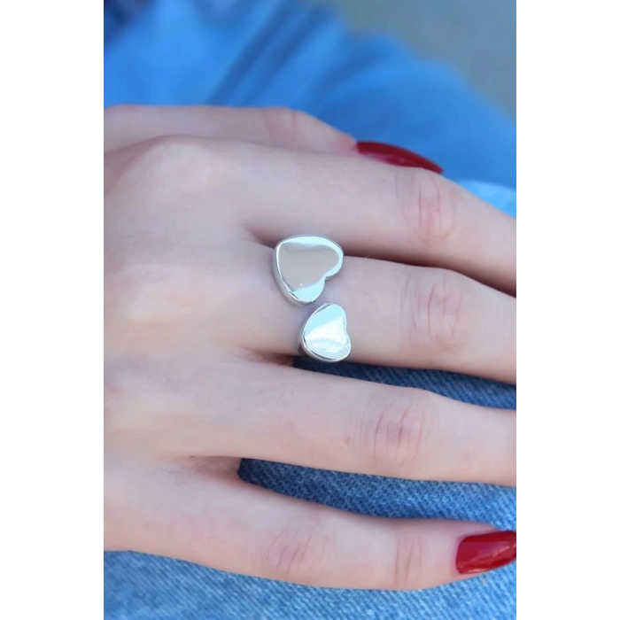 Gümüş Renk Kalp Model Kadın Yüzük