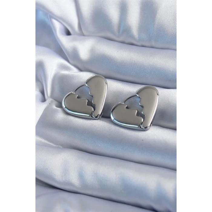 Gümüş Renk Kırık Kalp Model Pirinç Kadın Küpe