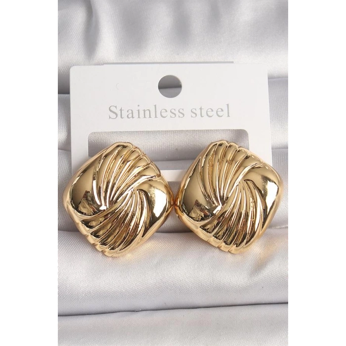 Pirinç Gold Renk İşlemeli Kare Model Kadın Küpe