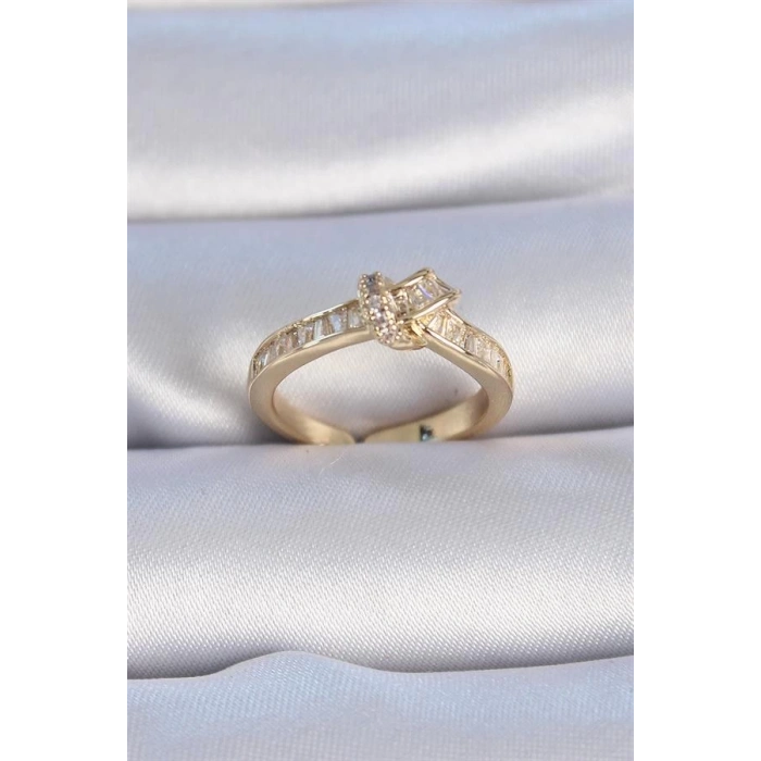 Pirinç Gold Renk Zirkon Taşlı Düğüm Model Kadın Yüzük