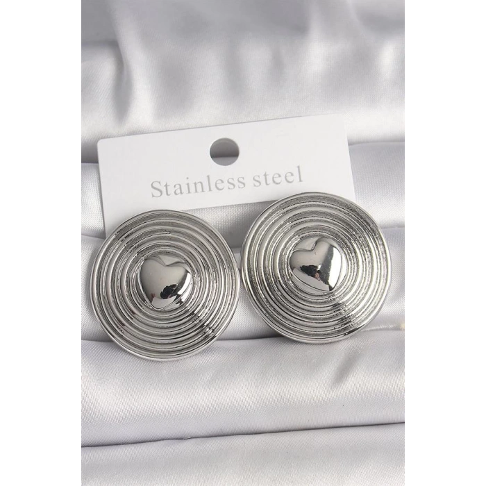 Pirinç Gümüş Renk Kalp İşlemeli Daire Plaka Model Kadın Küpe