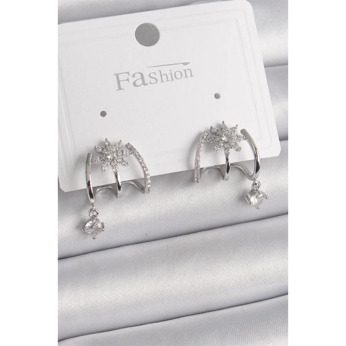 Pirinç Gümüş Renk Zirkon Taşlı Çiçek Figür Sallantı Detay Kadın Küpe