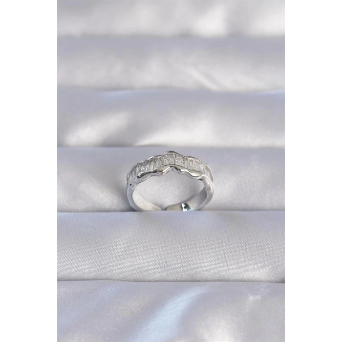 Pirinç Gümüş Renk Zirkon Taşlı Dalgalı Su Yolu Model Ayarlanabilir Yüzük