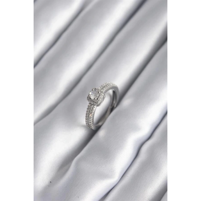 Pirinç Gümüş Renk Zirkon Taşlı Kadın Yüzük