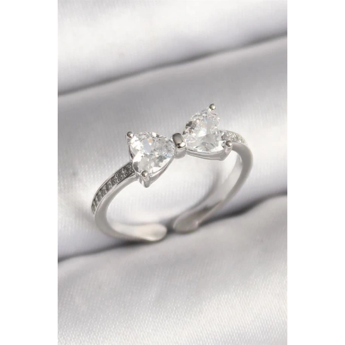 Pirinç Gümüş Renk Zirkon Taşlı Kalp Fiyonk Model Kadın Yüzük