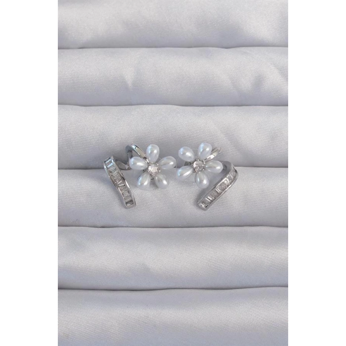 Pirinç Gümüş Renk Zirkon Taşlı Kıvrımlı İnci Çiçek Küpe