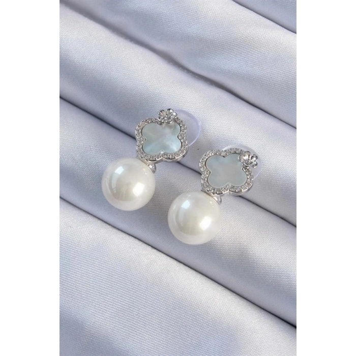 Pirinç Gümüş Renk Zirkon Taşlı Minimal Çiçek Tasarımlı Kadın Küpe