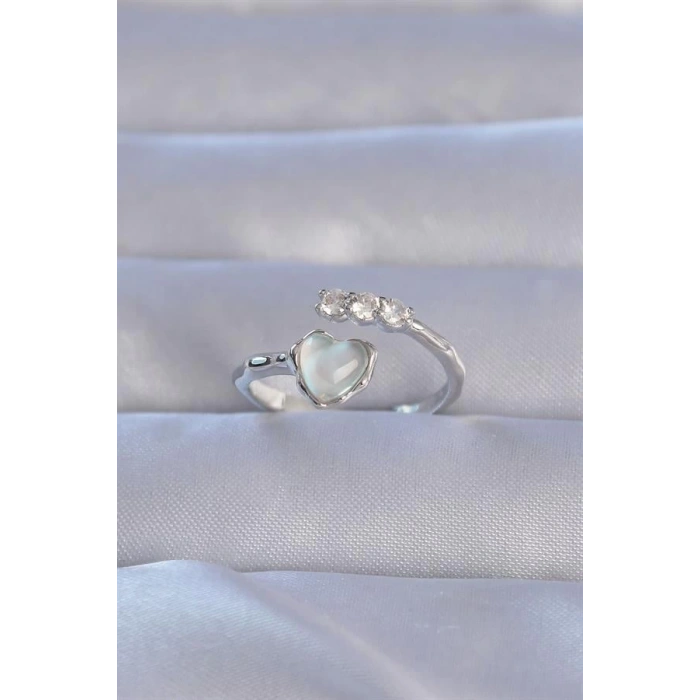 Pirinç Gümüş Renk Zirkon Taşlı Sedefli Kalp Model Ayarlanabilir Yüzük