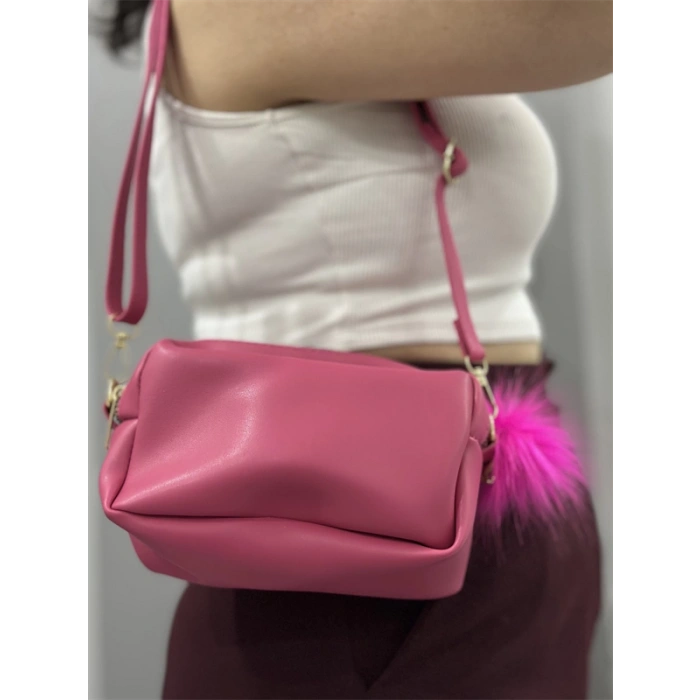 Ponpon fuşya cilt çanta