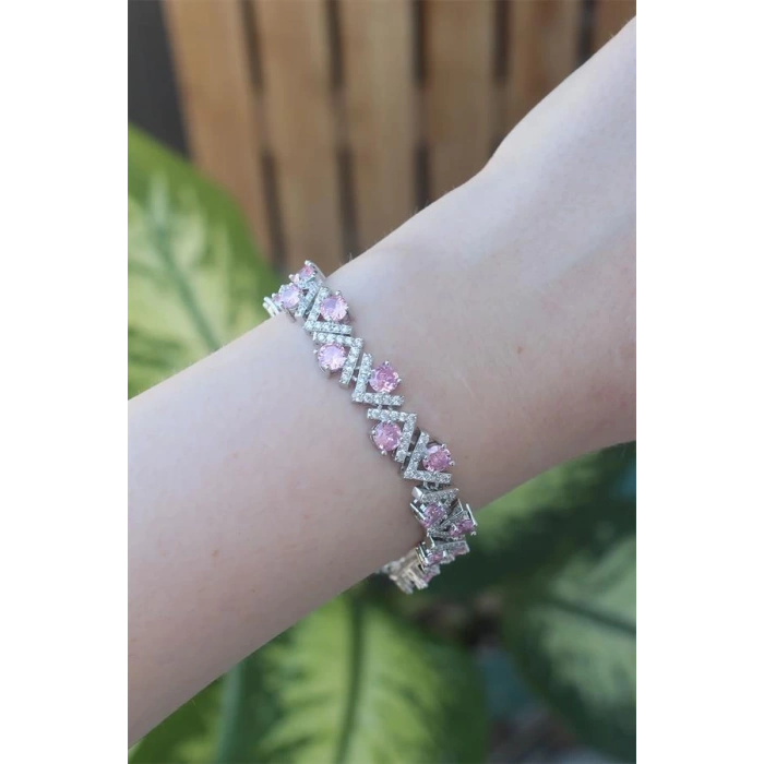 Vip Seri Pirinç Pembe Zirkon Taşlı Gümüş Renk V Model Bileklik