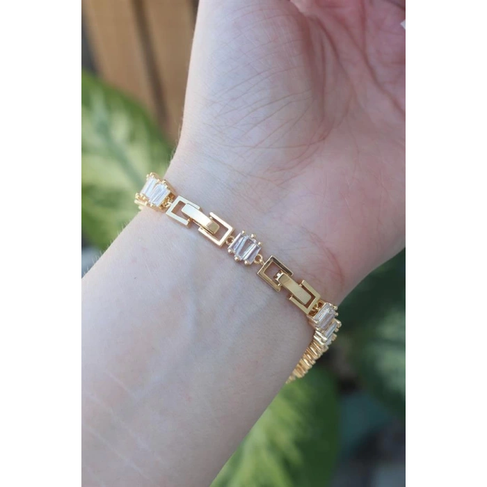 Vip Seri Pirinç Zirkon Taşlı Gold Renk Kare Su Yolu Model Bileklik