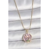 316L Çelik Gold Renk Zincir Mor Renkli Çiçek İşlemeli İnci Detay Portre Model Kadın Kolye