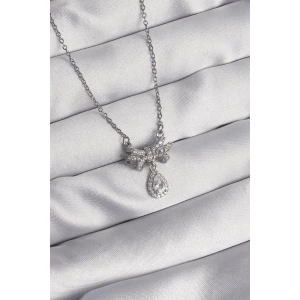 316L Çelik Gümüş Renk Fiyonk Detaylı Zirkon Taşlı Damla Model Kolye