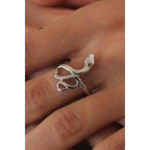 Gümüş Renk Yılan Model Kadın Yüzük