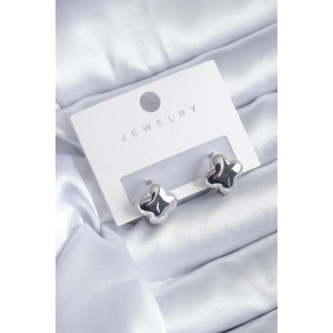 Gümüş Renk Yonca Model Pirinç Kadın Küpe