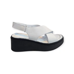 K1471118 Cırt Cırtlı Ayarlanabilir Yüksek Taban Kadın Sandalet Beyaz
