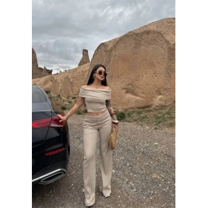 Madonna yaka bol paça pantolonlu takım