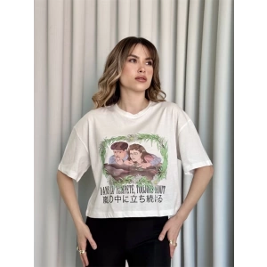 Oversize Beyaz Baskılı Crop Kadın T-Shirt