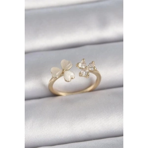 Pirinç Gold Renk Ayarlanabilir Zirkon Taşlı Kalp Beyaz Mineli Model Kadın Yüzük