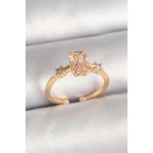 Pirinç Gold Renk Kare Zirkon Taş Model Kadın Yüzük