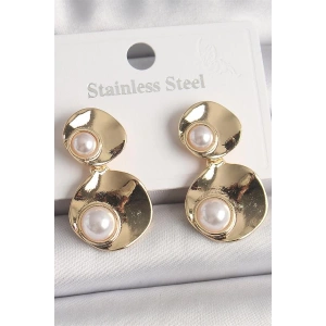 Pirinç Gold Renk Sallantı İnci Detaylı Daire Plaka Model Kadın Küpe