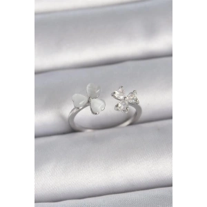 Pirinç Gümüş Renk Ayarlanabilir Zirkon Taşlı Beyaz Mineli Kalp Model Kadın Yüzük