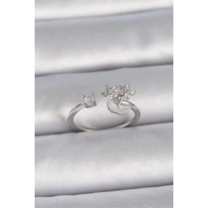 Pirinç Gümüş Renk Ayarlanabilir Zirkon Taşlı Yıldız Model Kadın Yüzük