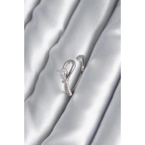 Pirinç Gümüş Renk Zirkon Taş Detay Kurdele Model Kadın Yüzük