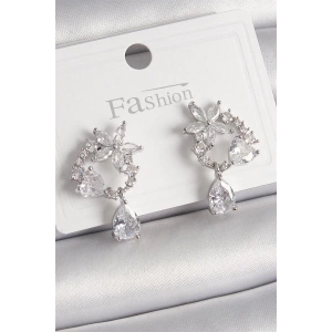 Pirinç Gümüş Renk Zirkon Taşlı Çiçek Model Sallantı Damla Detay Kadın Küpe