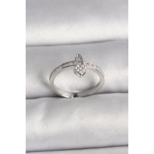 Pirinç Gümüş Renk Zirkon Taşlı İnci Detaylı Kilit Kalp Model Ayarlanabilir Yüzük