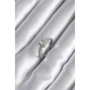 Pirinç Gümüş Renk Zirkon Taşlı Kadın Yüzük