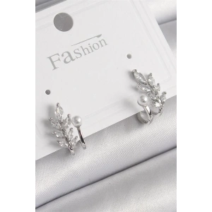 Pirinç Gümüş Renk Zirkon Taşlı Yaprak Model İnci Detay Kadın Küpe