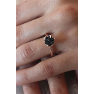 Siyah Renk Lotus Çiçek Figür Gold Renk Kadın Yüzük