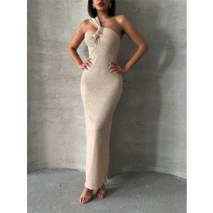 Tek omuz pliseli elbise