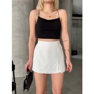 Tek yırtmajlı şort etek