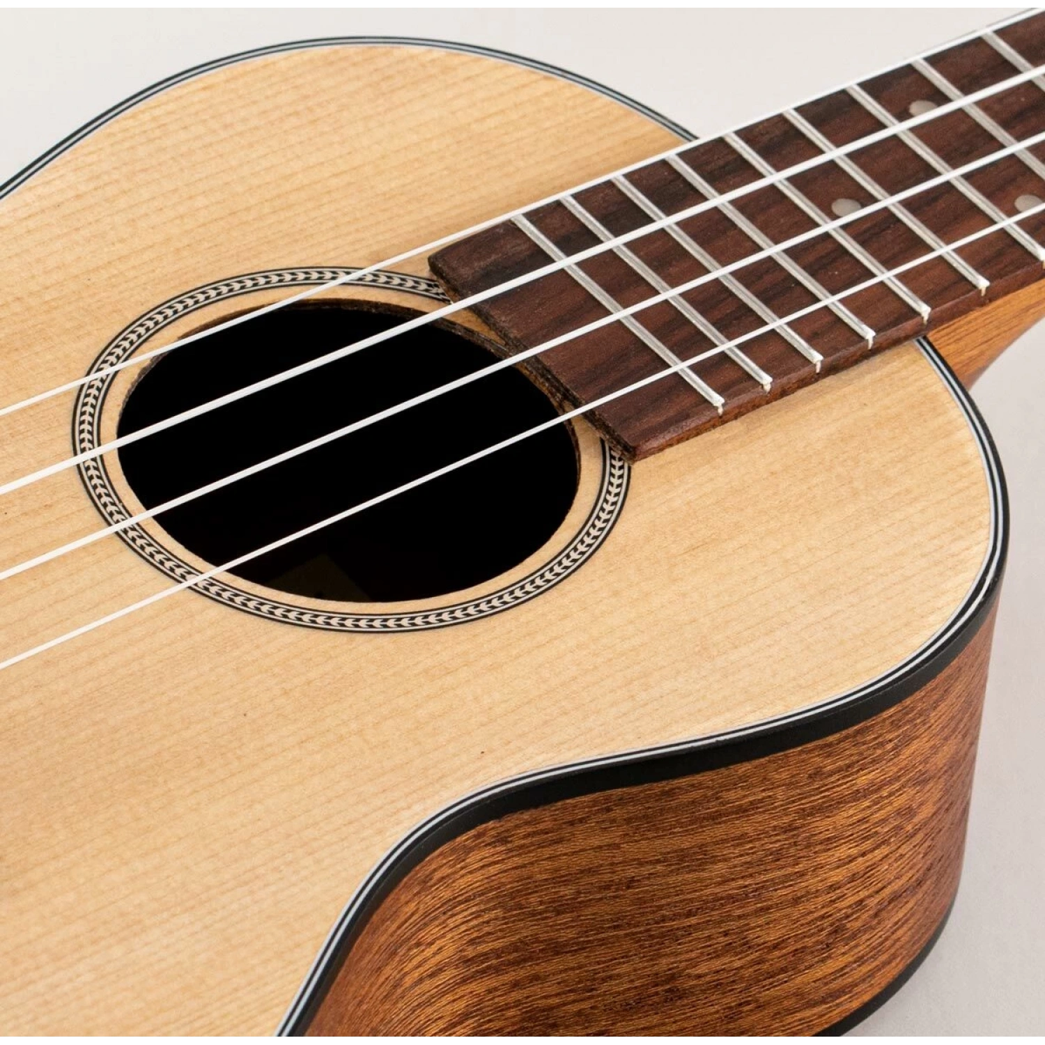 Valler UA52 NA ALTO Concert Ukulele