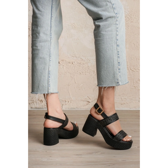 Wowi Siyah Cilt Baskılı Topuklu Sandalet