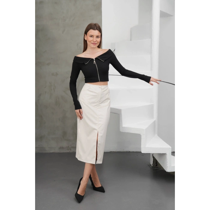 Yırtmaçlı uzun deri etek krem