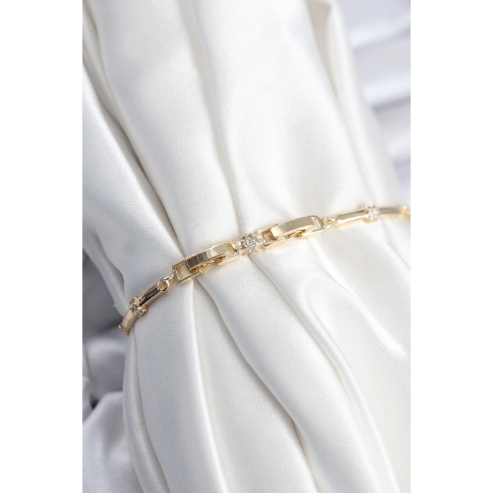 Pirinç VIP Seri Gold Renk Parçalı Model Zirkon Taşlı Kadın Bileklik