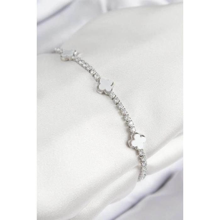 Pirinç Zirkon Taşlı Yonca Model Gümüş Renk Kadın Bileklik