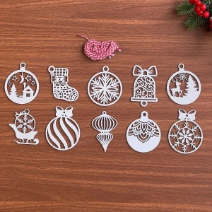 10 Parça Kırmızı Beyaz İpli Karışık Model Ahşap Yılbaşı Ağaç Süsü (5047)