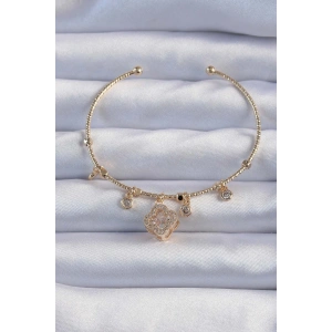 Pirinç Altın Renk Zirkon Taşlı Yonca Model Charm Bileklik
