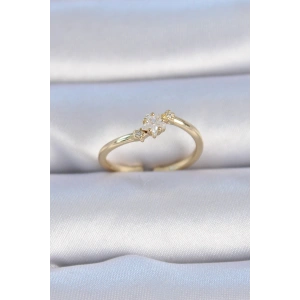 Pirinç Gold Renk Beyaz Çiçek Model Zirkon Taş Detay Kadın Yüzük