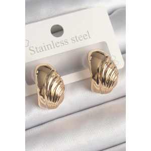 Pirinç Gold Renk İşleme Detaylı Yarım Halka Model Kadın Küpe