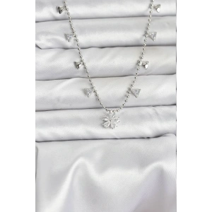 Pirinç Gümüş Renk Zirkon Taşlı Çiçek Model Kadın Kolye